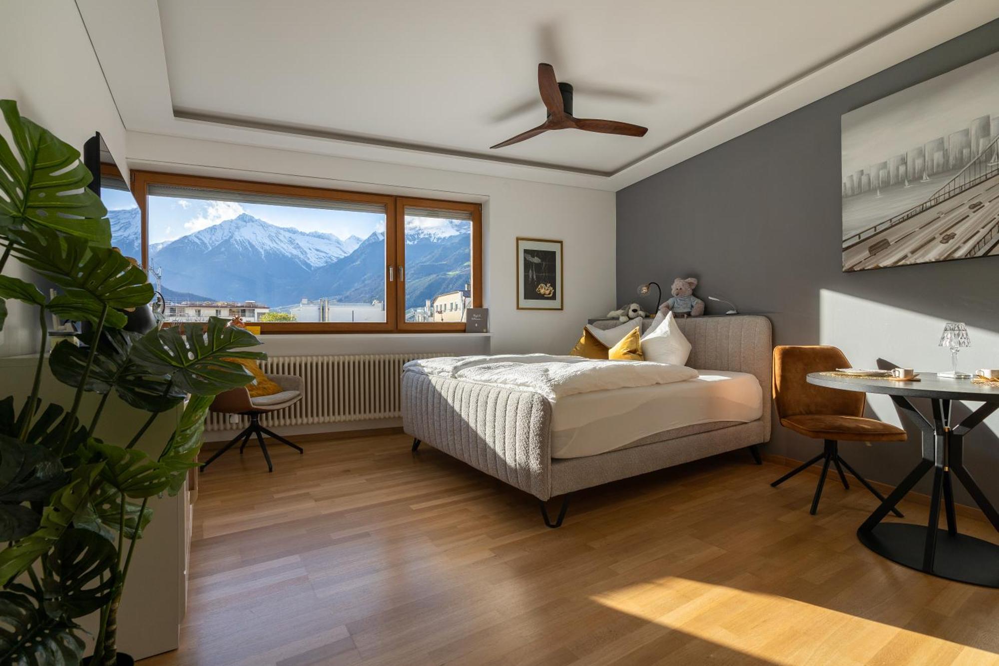 Ferienwohnung Ausblick Kleinjuwel Mit Panoramablick + Garage Meran Exterior foto