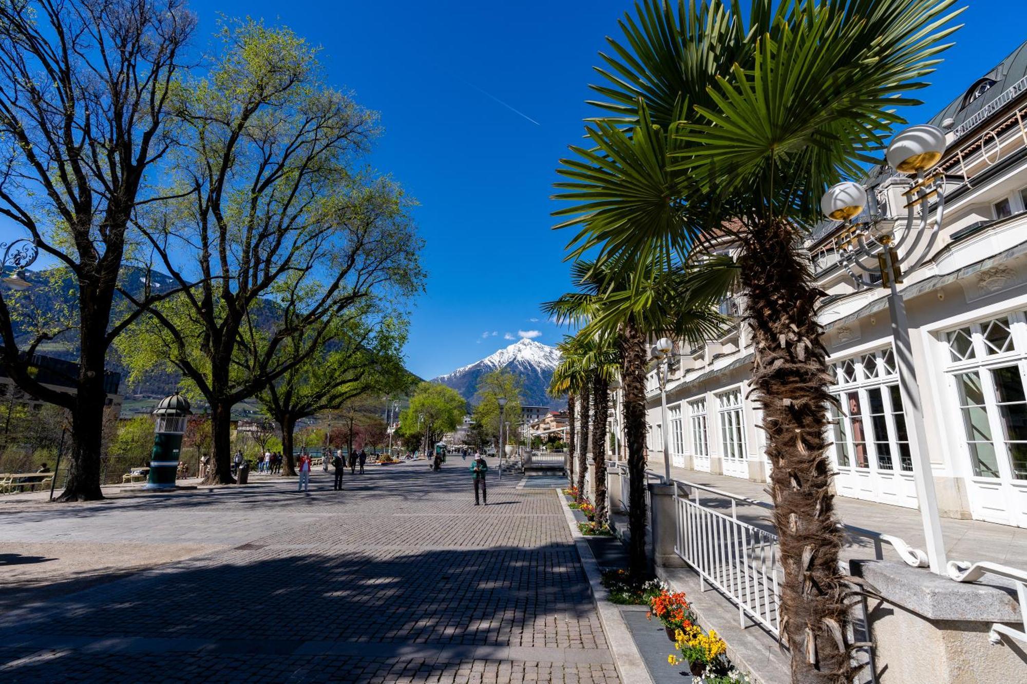 Ferienwohnung Ausblick Kleinjuwel Mit Panoramablick + Garage Meran Exterior foto